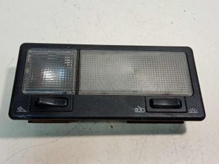 fonar-osveshheniia-salona-plafon-volkswagen-passat-b3-art-28217