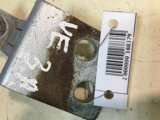 petlia-dveri-zadniaia-pravaia-volkswagen-golf-3-art-28450-big-1