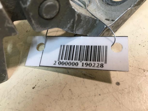 petlia-dveri-peredniaia-levaia-verxniaia-volkswagen-golf-3-art-28454-big-1