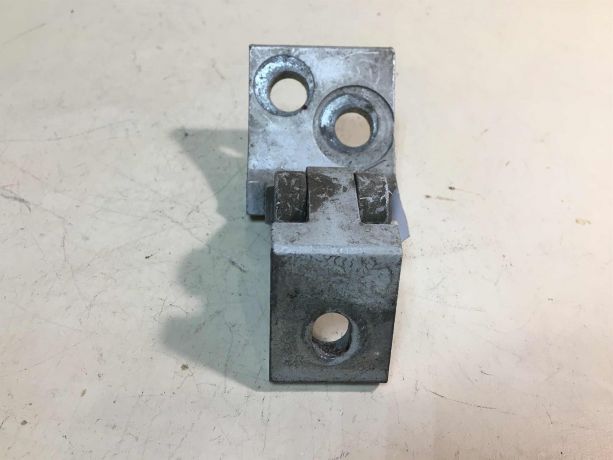 petlia-dveri-peredniaia-pravaia-verxniaia-volkswagen-golf-3-art-28455-big-0