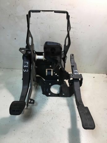 pedalnyi-uzel-blok-pedalei-volkswagen-golf-3-art-28655-big-0