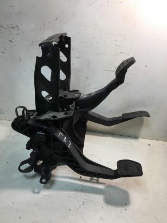 pedalnyi-uzel-blok-pedalei-volkswagen-golf-3-art-28655-big-2