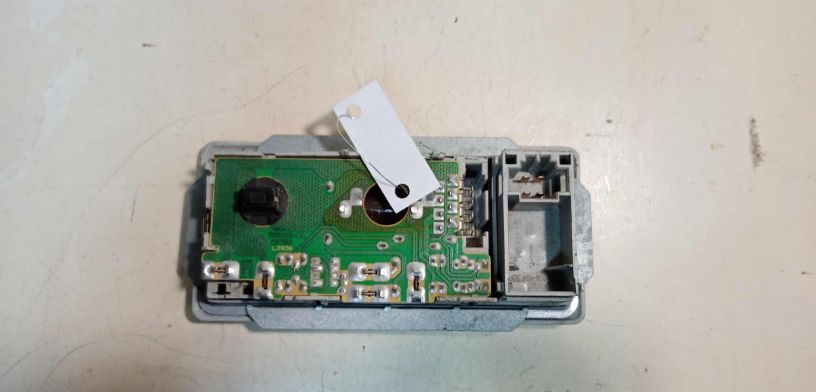 fonar-osveshheniia-salona-volkswagen-passat-b4-art-28689-big-2