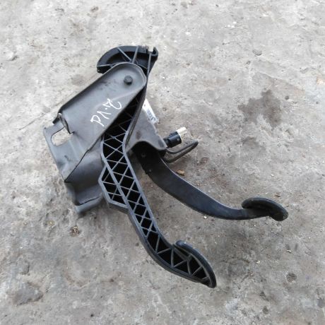 pedalnyi-uzel-pedal-renault-logan-art-28959-big-0