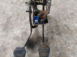 pedalnyi-uzel-pedal-scepleniia-tormoza-ford-focus-1-rest-art-29522