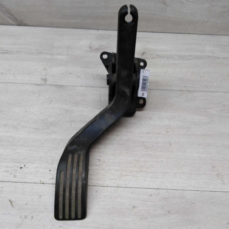 pedal-gaza-ford-focus-1-rest-art-29732-big-0