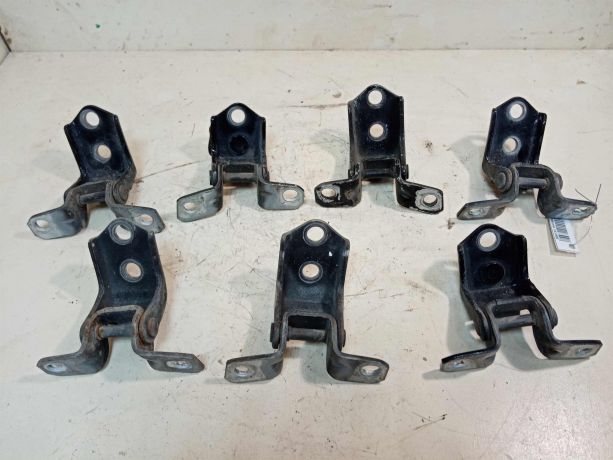 petlia-dveri-mazda-3-art-29804-big-0