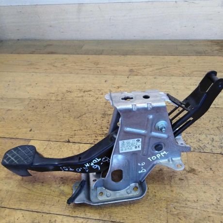 pedal-tormoza-volkswagen-passat-b6-art-29873-big-0