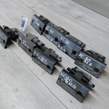 petlia-dveri-volvo-xc90-art-29885-big-0