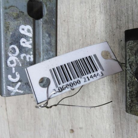 petlia-dveri-volvo-xc90-art-29885-big-1