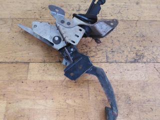 pedal-scepleniia-cilindr-scepleniia-mazda-3-bk-xetcbek-art-30021