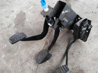 pedalnyi-uzel-pedal-fiat-albea-14-art-31204