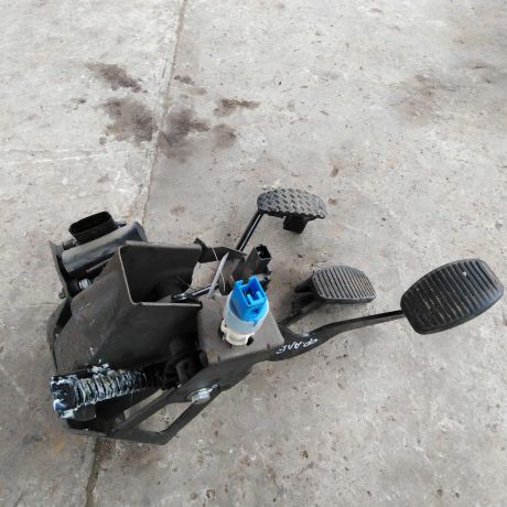 pedalnyi-uzel-pedal-fiat-albea-14-art-31204-big-1