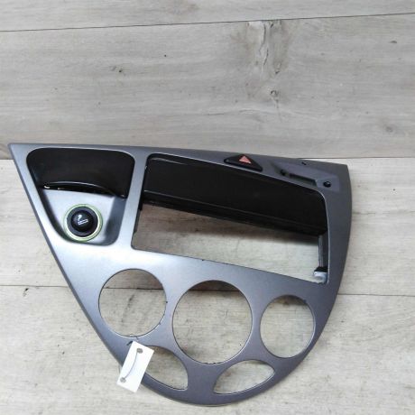 ramka-centralnaia-torpedy-ford-focus-1-rest-art-31285-big-0