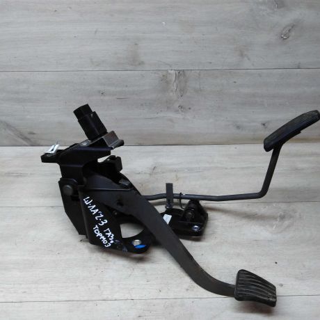 pedalnyi-uzel-pedal-gaza-pedal-tormoza-chevrolet-lacetti-art-31567-big-0
