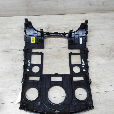 ramka-centralnaia-torpedy-kia-cerato-2-art-31915-big-1