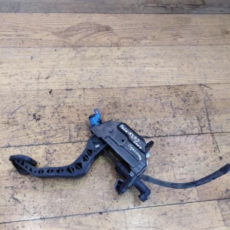 pedal-scepleniia-glavnyi-scepleniia-cilindr-volkswagen-polo-4-art-32672-big-1