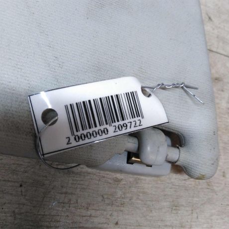 kozyrek-solncezashhitnyi-volkswagen-polo-4-art-32743-big-2