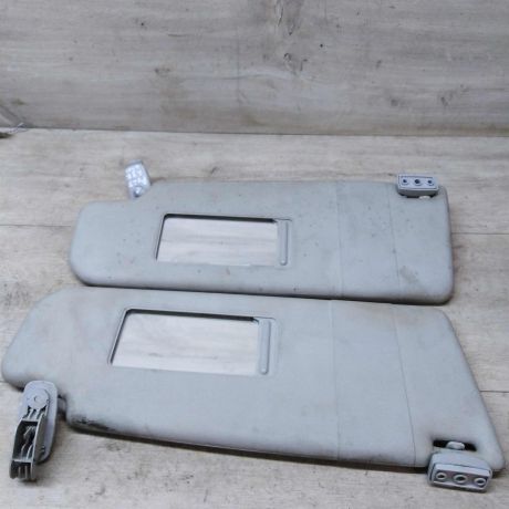 kozyrek-solncezashhitnyi-volkswagen-polo-4-art-32743-big-0