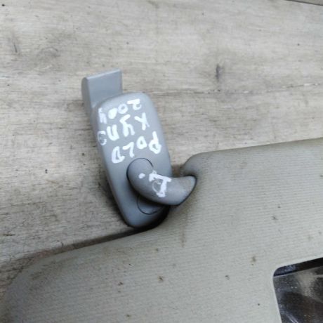 kozyrek-solncezashhitnyi-volkswagen-polo-4-art-32743-big-1