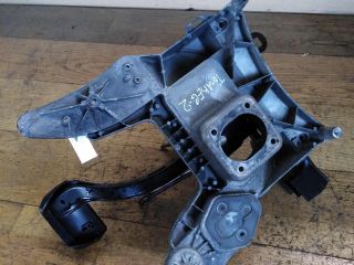 pedalnyi-uzel-pedal-gaza-i-tormoza-volkswagen-touareg-rest-art-32755