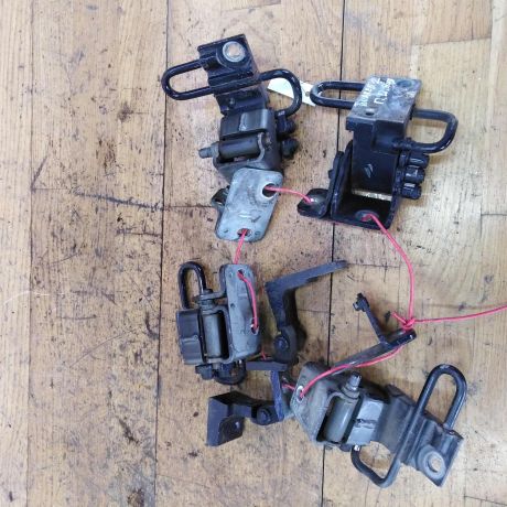 petlia-dveri-volkswagen-touareg-art-32954-big-0