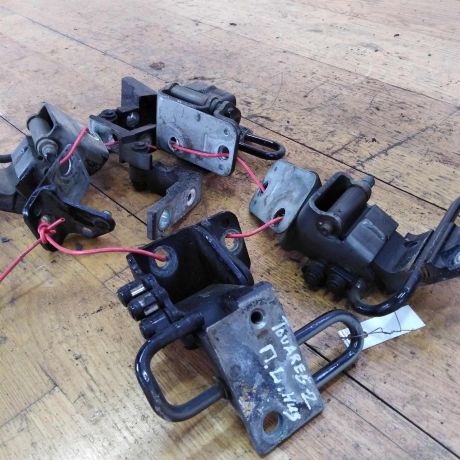 petlia-dveri-volkswagen-touareg-art-32954-big-2