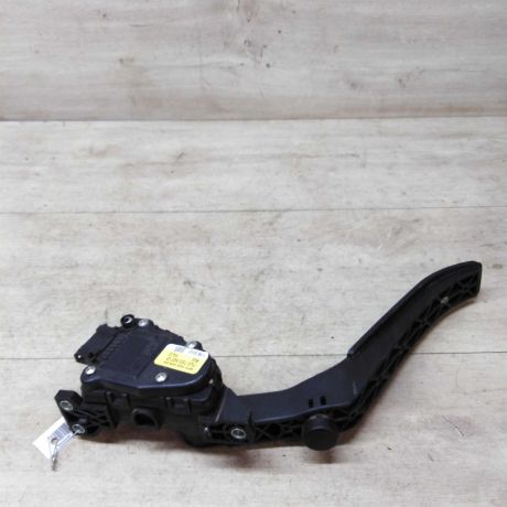 pedal-gaza-volkswagen-touareg-rest-art-33154-big-1