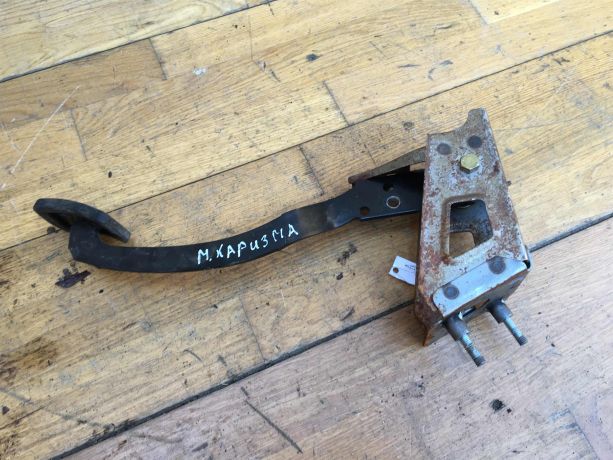 pedal-scepleniia-mitsubishi-carisma-rest-art-33186-big-0