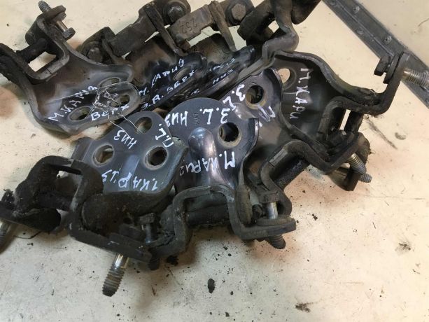 petlia-dveri-mitsubishi-carisma-art-33209-big-0