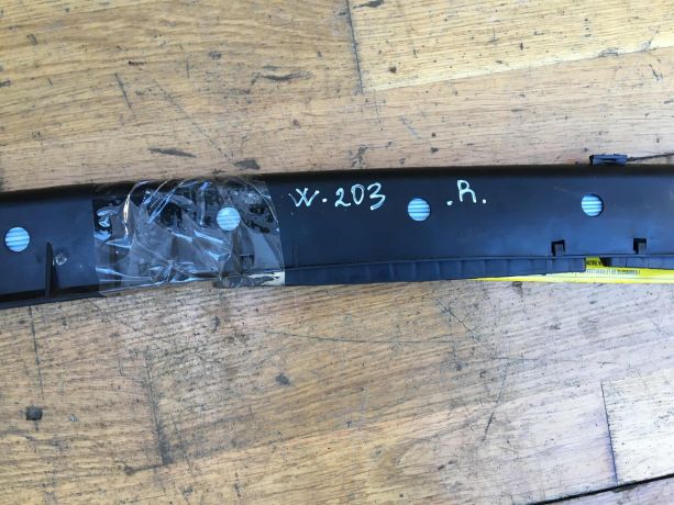 poduska-bezopasnosti-airbag-pravaia-v-krysu-mercedes-w203-do-rest-art-33457-big-1