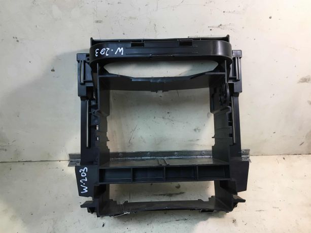 ramka-centralnaia-torpedy-mercedes-w203-do-rest-art-33536-big-1