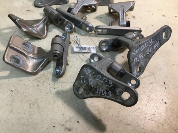 petlia-dveri-mercedes-w203-art-33655-big-1