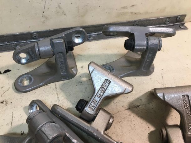 petlia-dveri-mercedes-w203-art-33655-big-3