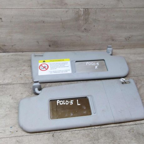 kozyrek-solncezashhitnyi-volkswagen-polo-sedan-art-34224-big-0