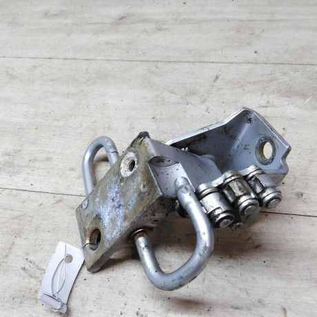 petlia-dveri-peredniaia-pravaia-nizniaia-audi-a4-b6-art-34283-big-3