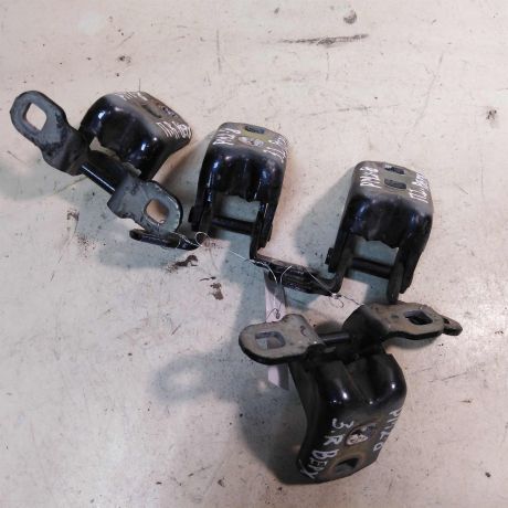 petlia-dveri-verxniaia-renault-megane-2-art-34992-big-0