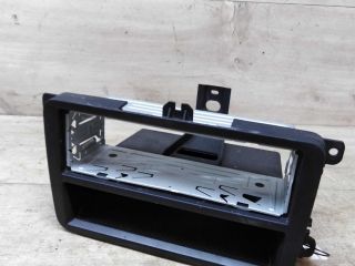 ramka-centralnoi-torpedy-pod-avtomagnitolu-karman-volkswagen-polo-sedan-art-35101