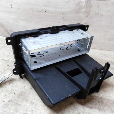 ramka-centralnoi-torpedy-pod-avtomagnitolu-karman-volkswagen-polo-sedan-art-35101-big-1