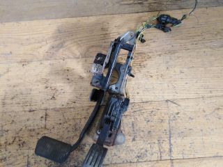 pedalnyi-uzel-ford-focus-2-akpp-do-rest-pedal-gaza-tormoza-art-35677