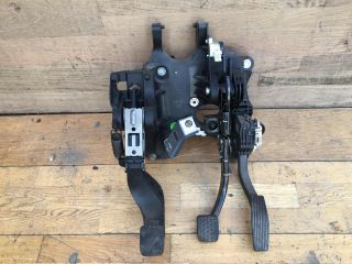 pedalnyi-uzel-pedal-cilindr-scepleniia-chevrolet-aveo-t300-sedan-art-35698