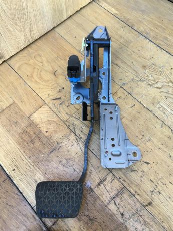 pedal-tormoza-mazda-3-bl-rest-sedan-art-36275-big-0