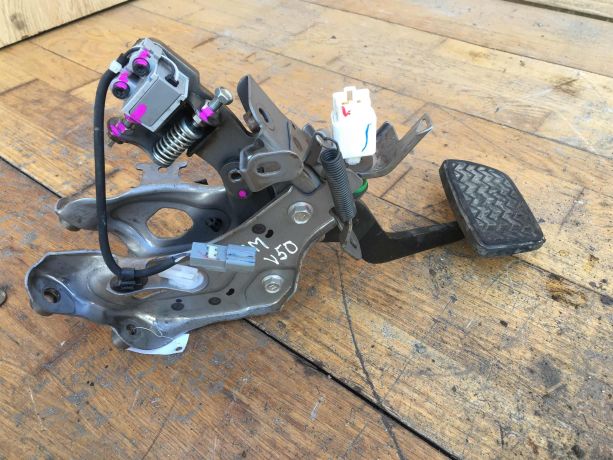 pedal-tormoza-toyota-camry-v50-art-36420-big-0