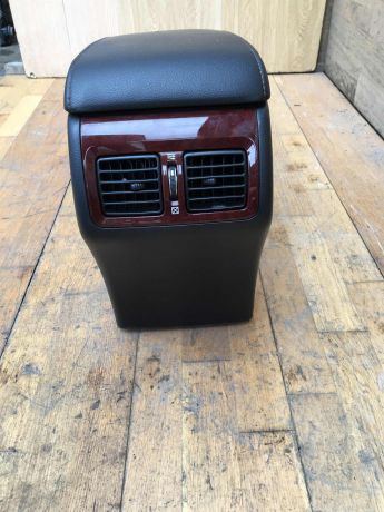 podlokotnik-centralnyi-tonnel-toyota-camry-v50-defekt-na-foto-art-36430-big-3