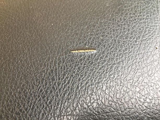 podlokotnik-centralnyi-tonnel-toyota-camry-v50-defekt-na-foto-art-36430-big-6