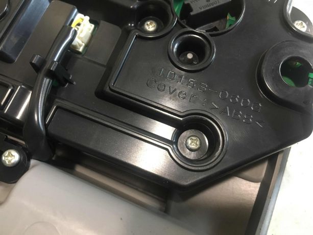 fonar-osveshheniia-salona-ocecnik-plafon-toyota-camry-v50-art-36503-big-3