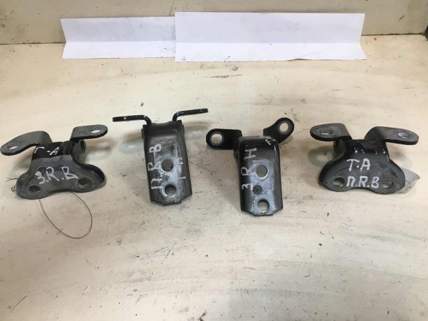 petlia-dveri-toyota-avensis-iii-art-37145-big-0