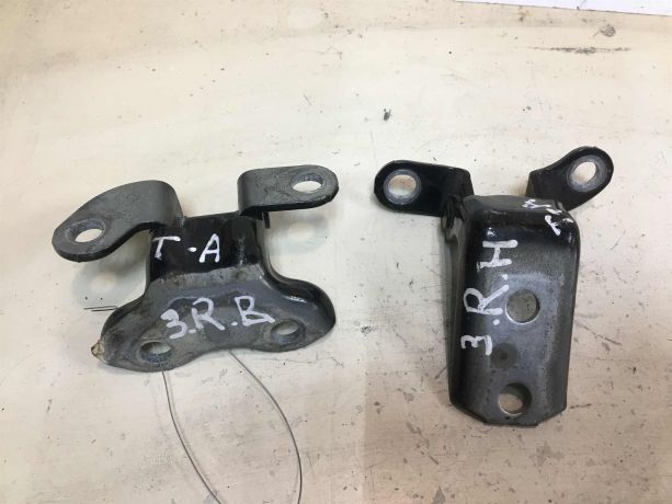 petlia-dveri-toyota-avensis-iii-art-37145-big-4