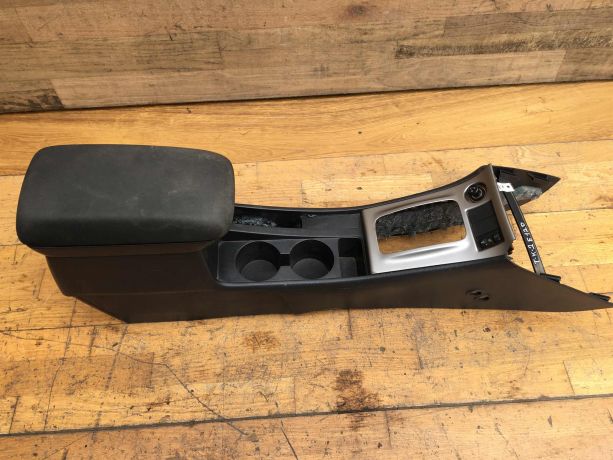 podlokotnik-tunnel-toyota-corolla-ix-e120-e130-rest-art-37391-big-0