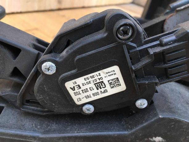 pedalnyi-uzel-pedal-chevrolet-cruze-do-rest-art-38588-big-4